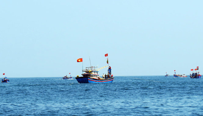 danh-bat-ca-com-bien-nha-trang