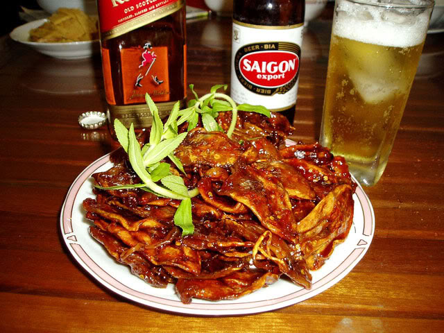 muc-rim-sate-nha-trang-lai-rai-voi-bia-lanh
