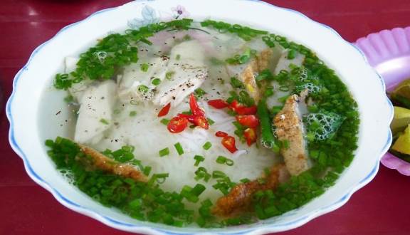 bánh canh chả cá Nha Trang - đặc sản Kim Biển
