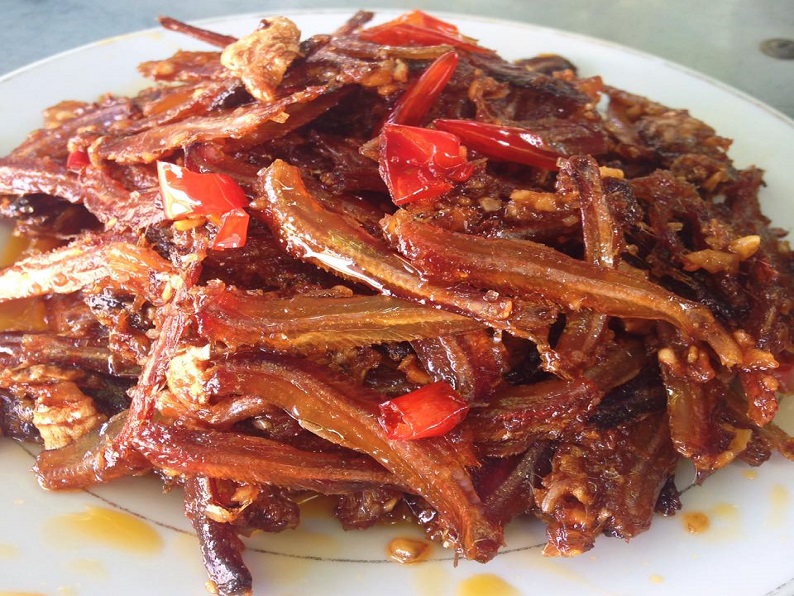 Cá cơm săng khô kho chua ngọt